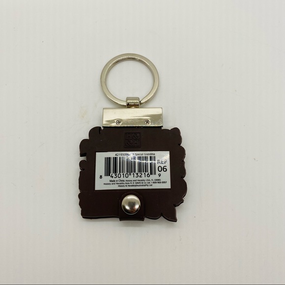 NWT History & Heraldry A Special Grandma Keyring Book - Picture 5 of 7